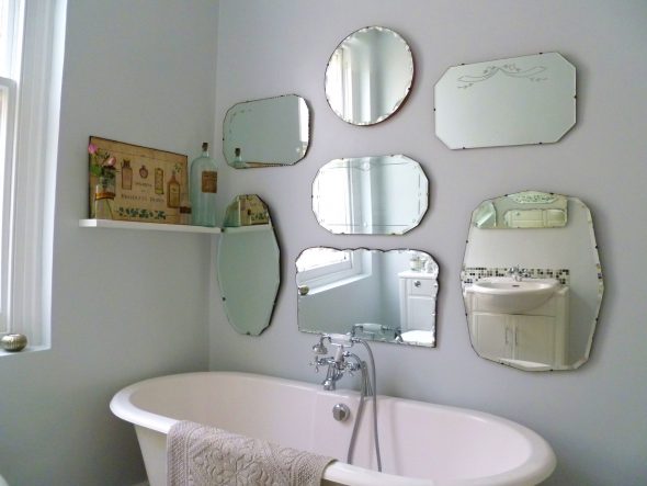 bain avec des miroirs
