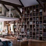 bibliothèque dans le salon