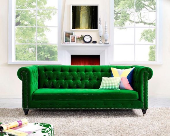 canapé vert à l'intérieur