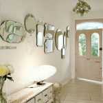 miroirs dans le couloir