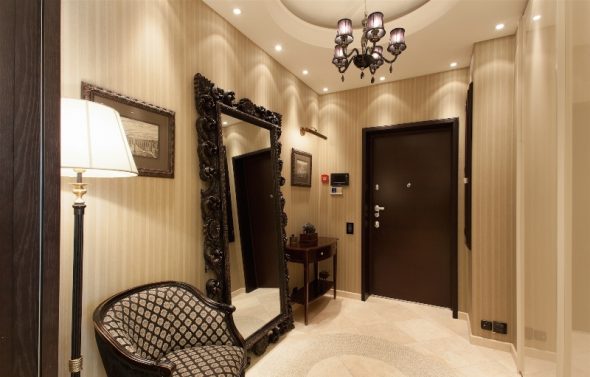 miroirs dans le couloir