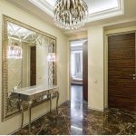 miroir sur le mur