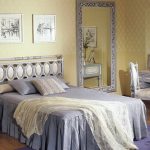 miroir dans la chambre