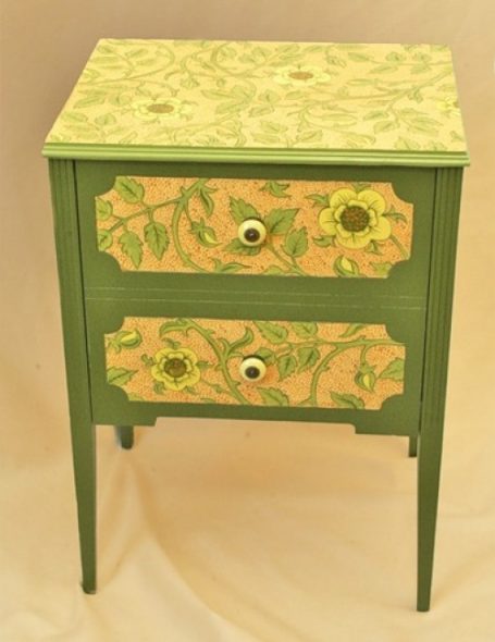Découpage des tables de nuit avec tiroirs