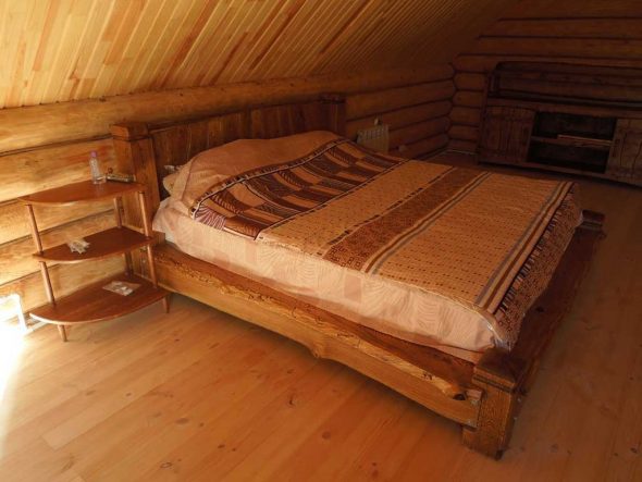 Lits en bois du massif