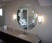 Miroir classique dans la chambre