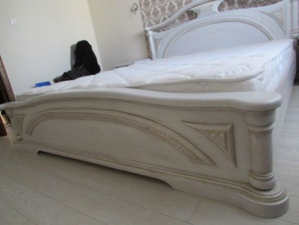 Lits en bois massif sur commande