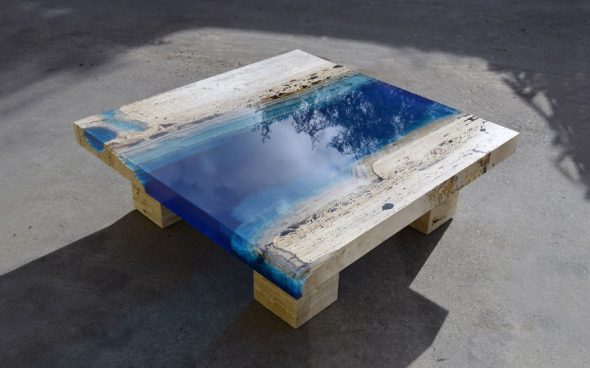 Table raide et travertin époxy et travertin