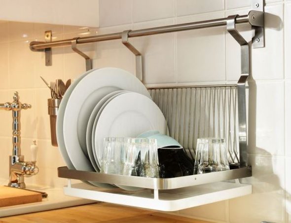 séchage de la cuisine avec un plateau