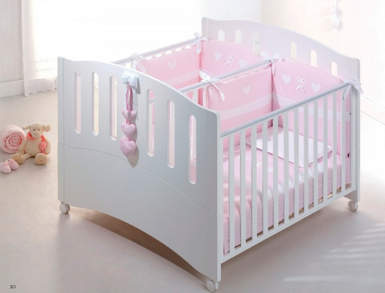 Arena pour jumeaux en forme de lit