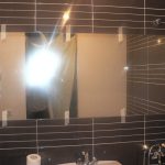 Quoi de mieux de coller un miroir