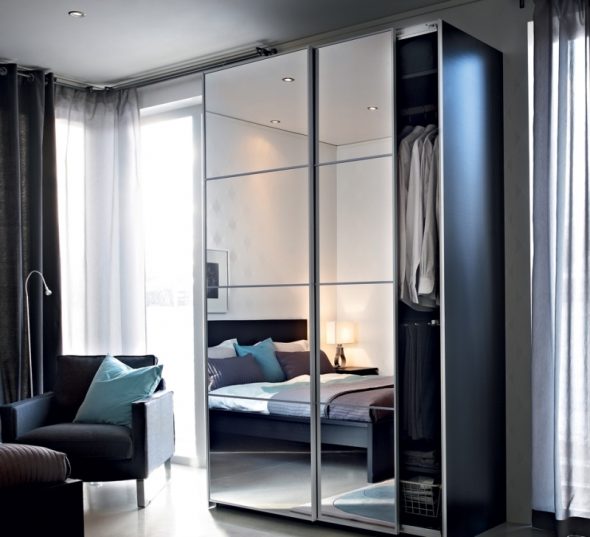 Cabinet avec miroir