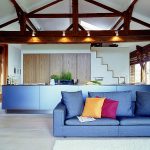 Couleur bleue à l'intérieur de la pièce