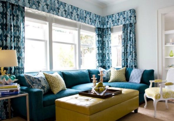 Couleur bleue à l'intérieur d'un salon élégant