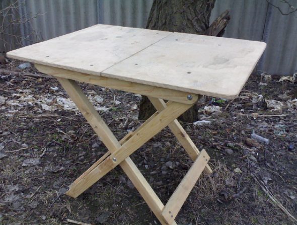 Table de pique-nique pliable avec vos propres mains