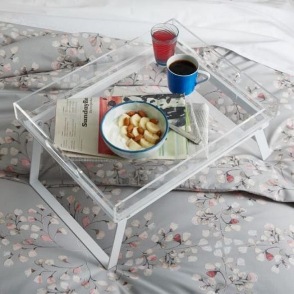 table de petit déjeuner en verre
