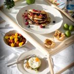 table de petit déjeuner avec vos propres mains