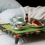 table de petit-déjeuner lumineuse