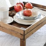 table de petit déjeuner avec vos propres mains