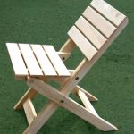Chaise pliante en pin