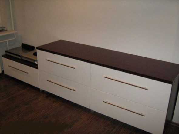 Meuble de télévision avec leurs propres mains