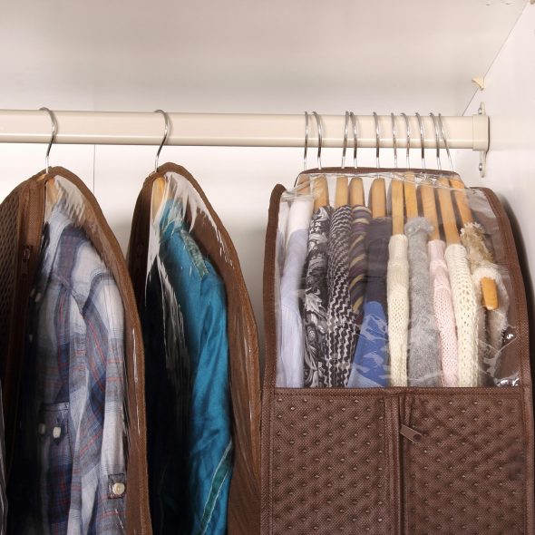 Couvre vêtements