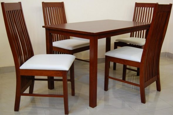 chaises en bois