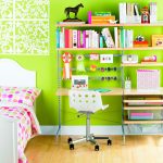 chaises d'enfants pour les écoliers