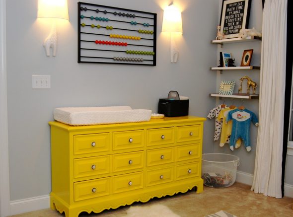commode jaune