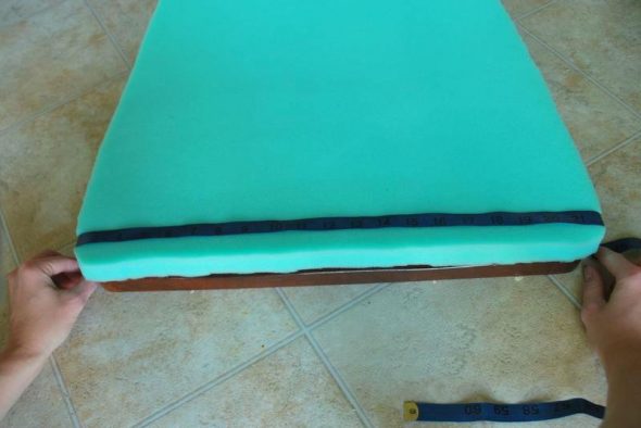 caoutchouc mousse sur la chaise