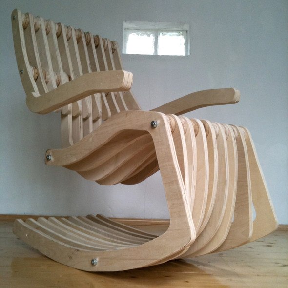 chaise en contreplaqué