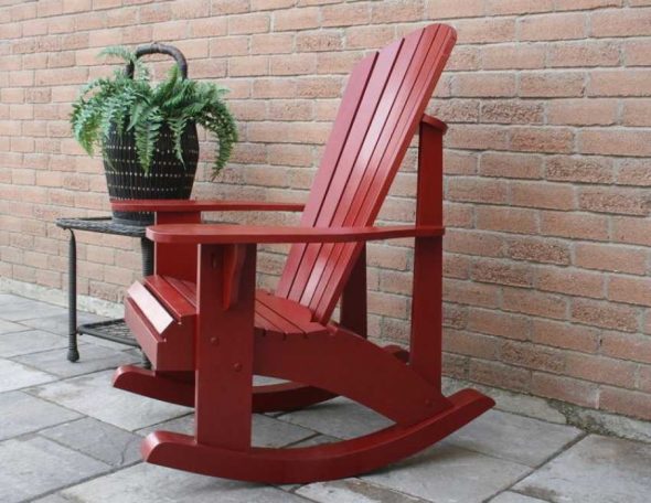 chaise berçante en bois