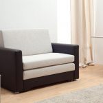 chaise de lit noir et blanc
