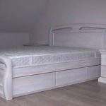 lit en bois naturel avec tiroirs sur commande