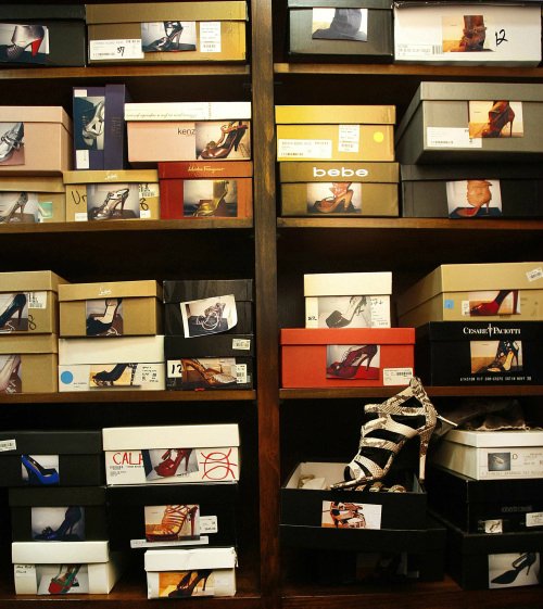 chaussures dans le placard