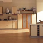 armoire de coin dans la cuisine spacieuse
