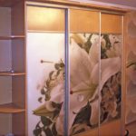 armoire avec lis lis photo