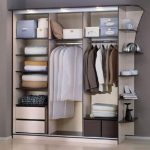 stockage de vêtements à l'intérieur