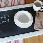table de petit déjeuner avec des côtés