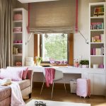 chaises pour les écoliers à l'intérieur