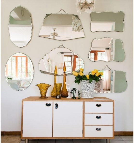 miroirs dans le couloir