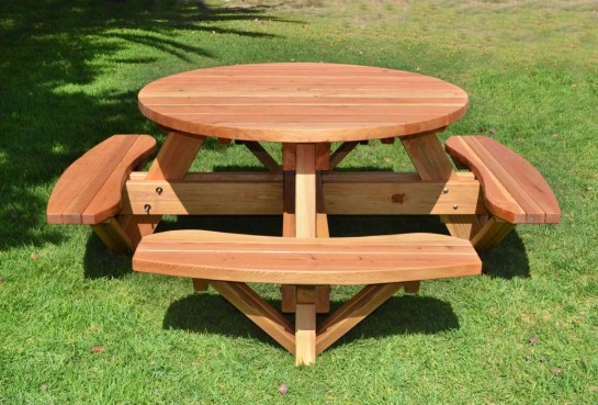 Nous faisons une belle et confortable table pour donner vos propres mains