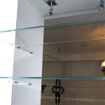 Nous fabriquons des étagères en verre avec nos propres mains