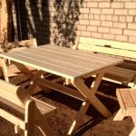 Table en bois pour le repos pays