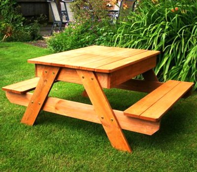 Table de rue en bois pour donner