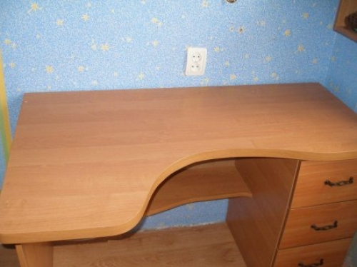 Bureau pour enfants avec plateau frisé