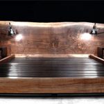 Lit double en bois de noyer naturel