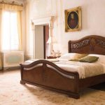 Lit italien en bois massif