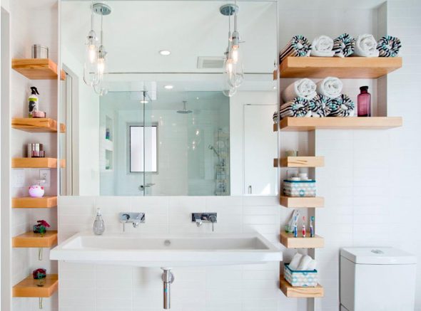 Fabrication et installation d'étagères dans la salle de bain avec leurs propres mains