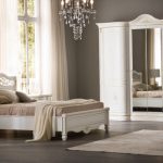 Lit classique en bois massif